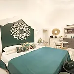 Couette-café Moresco 4*